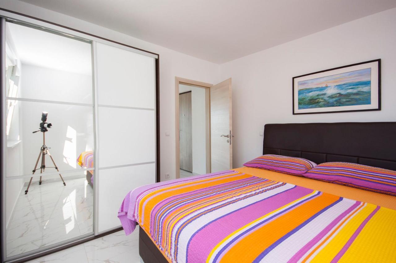 Apartments Osti 罗戈兹尼察 外观 照片