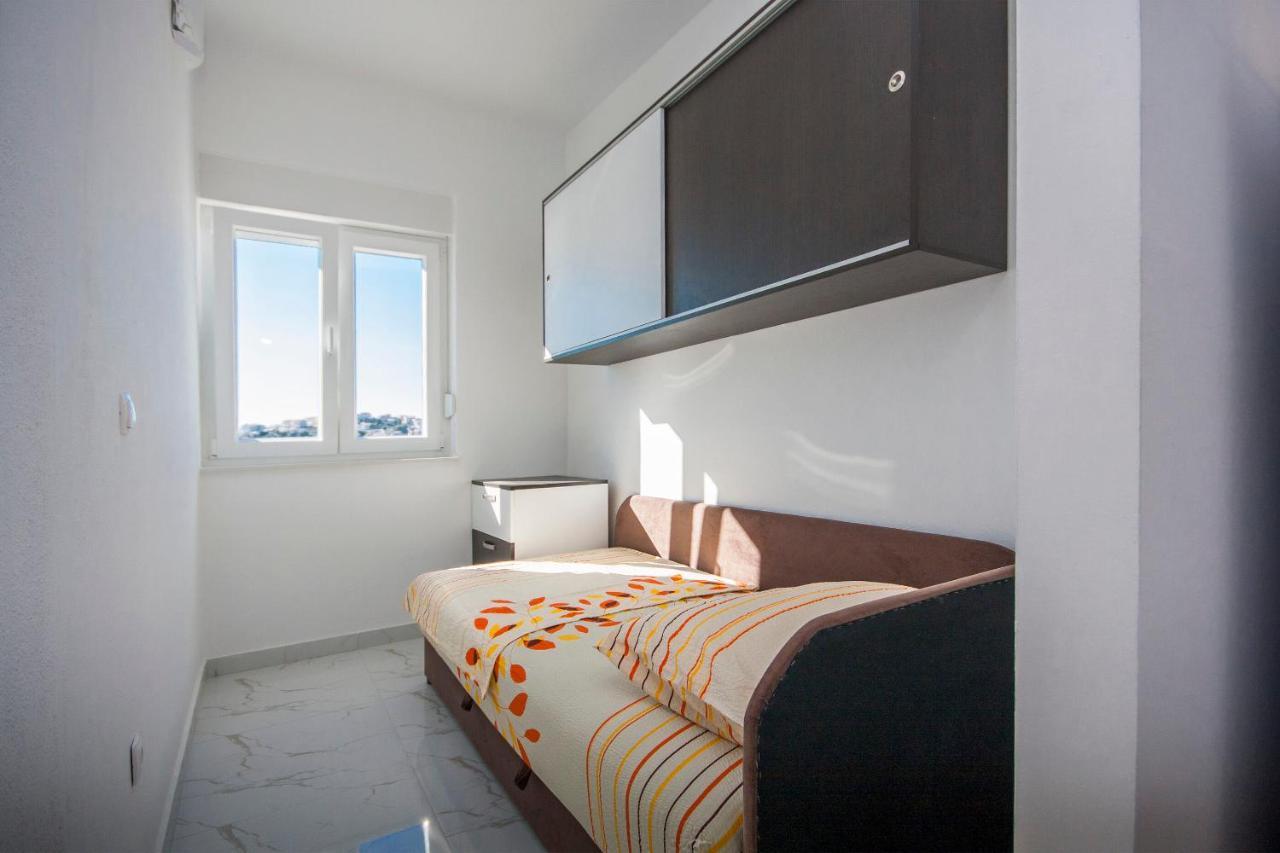Apartments Osti 罗戈兹尼察 外观 照片