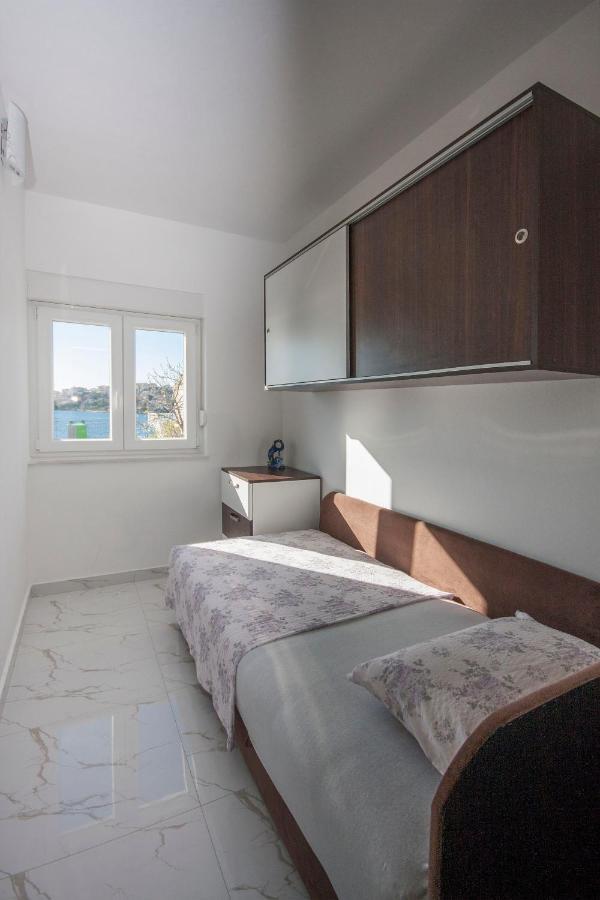 Apartments Osti 罗戈兹尼察 外观 照片